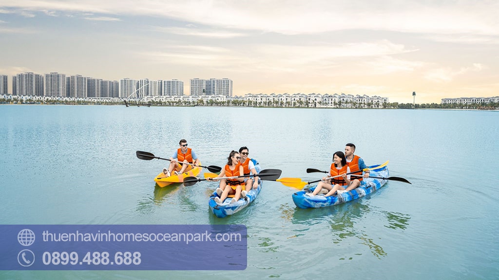 Hoặc chèo thuyền Kayak cực kỳ hấp dẫn được đông đảo cư dân và khách tham quan yêu thích